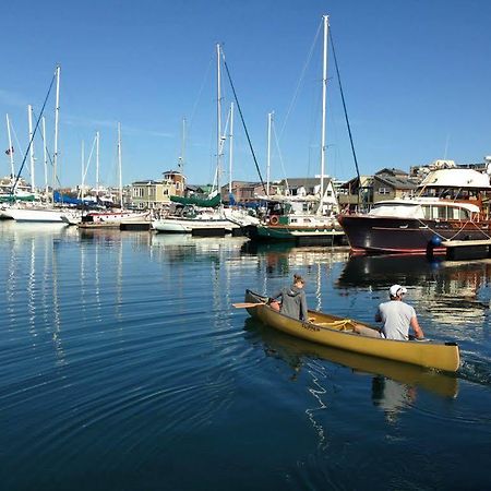Fisherman'S Wharf Bed & Breakfast Виктория Экстерьер фото