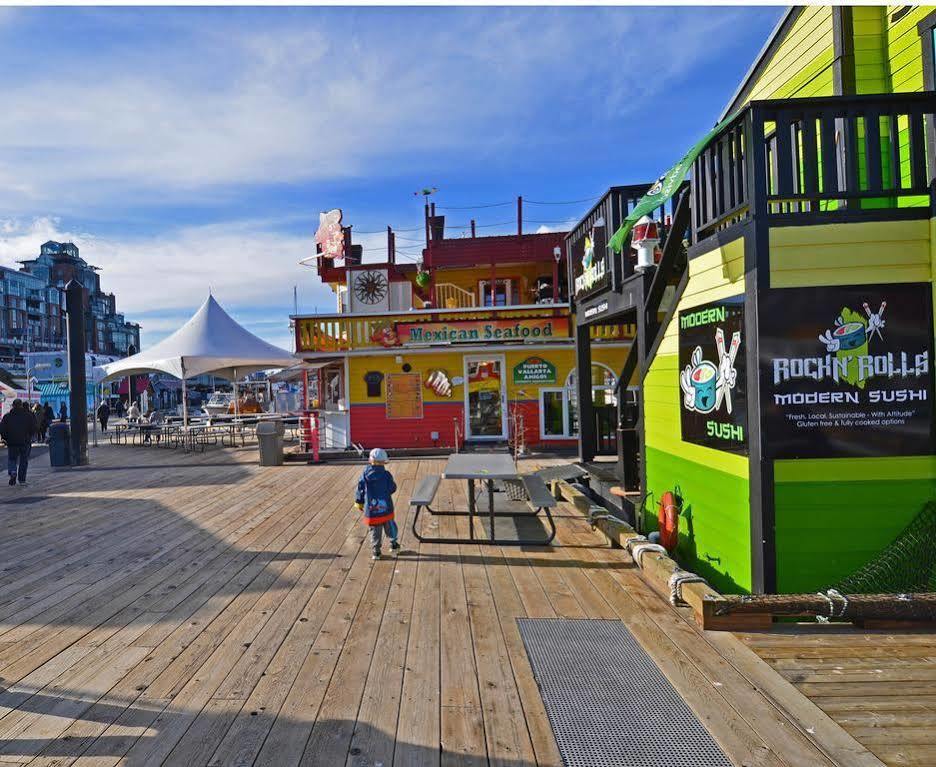 Fisherman'S Wharf Bed & Breakfast Виктория Экстерьер фото